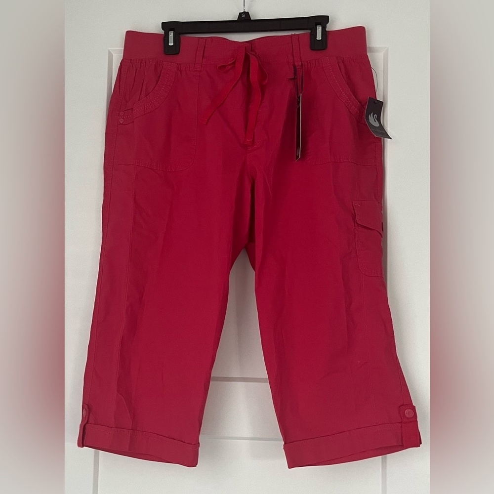 NWT Gloria Vanderbilt Dahlia Cuffed Twill‎ Pull-On Capris, Size 16